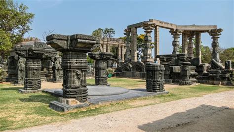 Warangal Fort: An Architectural Marvel Steeped in History and Legend!