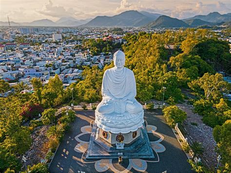 Long Sơn Pagoda! A Sanctuary of Serenity and Architectural Splendor in Long Xuyên!