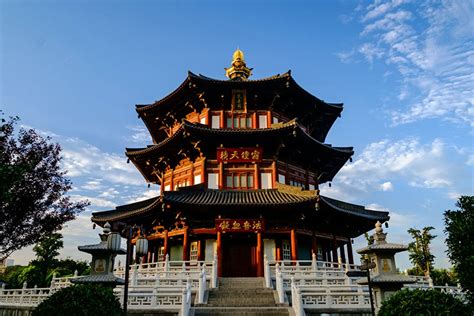  Nanchang Hanshan Temple: Ikuinen rauha ja maaginen historia!